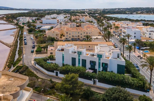 La Savina House | Cozy triplex in La Savina port!
