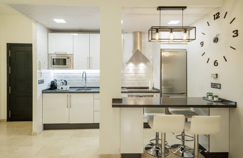 San Gil Apartment | Designer Loft at Seville's Alameda — Smart Tech & Wellness Oasis