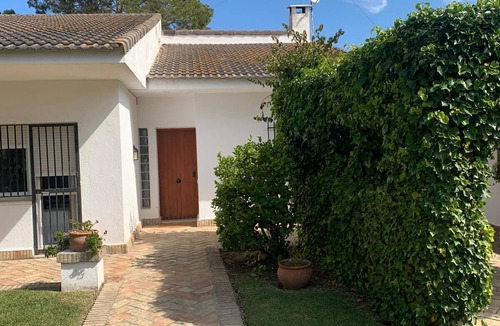 Cabo Roche Ski Chalet | Detached villa, 10 minutes from the beach. ideal house to enjoy.