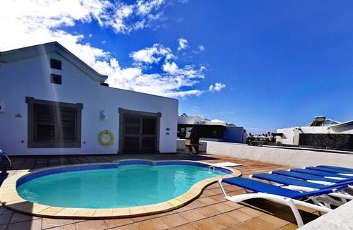 Montana Roja House | Detached villa with sea views, 3 bedrooms, 2 bathrooms, private pool, WiFi, BBQ