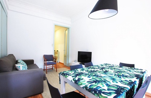 Dreta de l'Eixample Apartment | Diagonal B - Two Bedroom Apartment, Sleeps 6