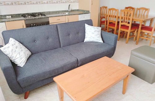 Cangas Apartment | Double room with bathroom and terrace