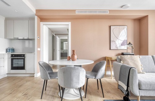 la Vila de Gracia Apartment | El Camp d'en Grassot i Gràcia Nova 2BR w/pool, by Blueground