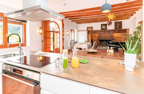 Can Ginebre Apartment | El Gallinero - Spacious apartment in Masia