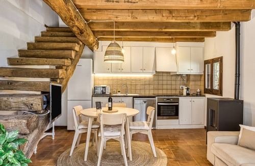 Beguda House | El Graner & El Niu – Two Homes Forming a Shared Space for Group Enjoyment