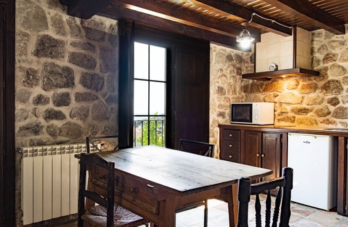 Pedro Bernardo House | El Rincón Del Duende: Rural House for 16, Mountain Views, WiFi, A/C