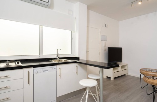 Capuchinos Apartment | Elegant 2-Bedroom Apartment in Central Malaga, Near Historic Center