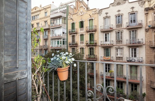 L'Antiga Esquerra de l'Eixample Apartment | ENRIQUE GRANADOS 2 PAX BARCELONA