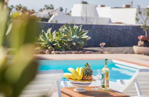 Montana Roja Villa | Eslanzarote Villa Caracola, Super Wifi, Sat tv