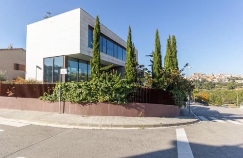 El Papiol Villa | Espai Oliveres Barcelona Villa con piscina