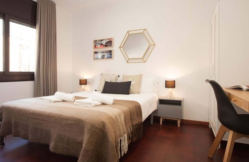El Port Apartment | Europa Fira Apartment 12