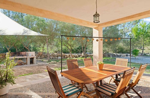 Sencelles Villa | Exclusive Villa in Mallorca for 12 Guests: Pool, Garden & Jacuzzi