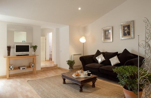 La Font de la Guatlla Apartment | Fabulous 2 Bed with terrace close to Plaza España