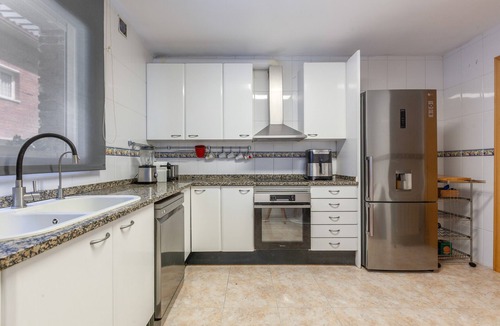 Masnou Apartment | Family Apartment 'Duplex Beach Masnou' with Jacuzzi, Private Terrace and Wi-Fi