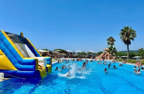 Malgrat de Mar House | Feriendorf Els Pins Bungalow für 4 Personen