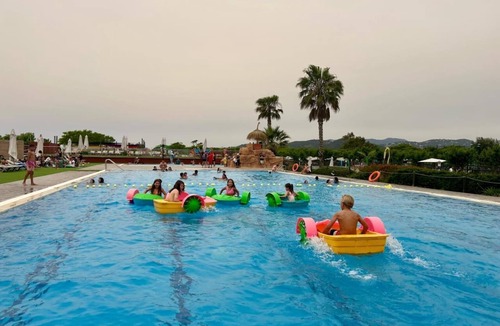Malgrat de Mar House | Feriendorf Els Pins Bungalow für 4 Personen