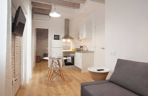 Barceloneta House | Flat with balcony next to the beach