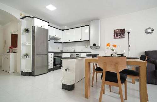 Cangas Apartment | GALIHOST - Apartamento con parking frente a la Playa de Rodeira