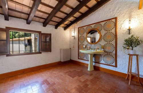 Les Planes d'Hostoles Villa | Garrotxa Nature House by Fidalsa ,