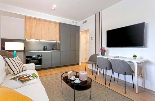 Distrito Norte Sierra Apartment | Genteel Home Arruzafa I