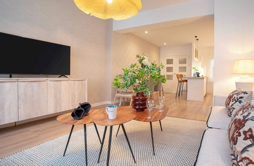 Figares Apartment | Genteel Home Martinez Campos II