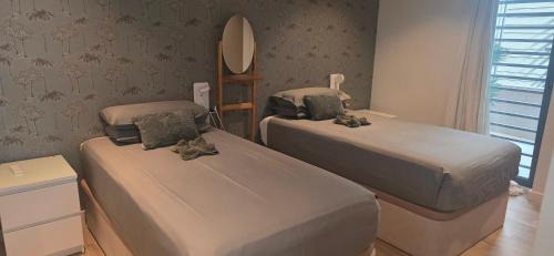 Sant Cugat del Valles Apartment | Golf en Sant Cugat - Elegante Apartamento para 3 con WiFI y AC a 20 min de Barcelona