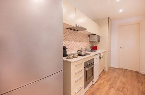 Gothic Quarter Apartment | Gothic: Great Group Flat Gothic old town 6 bedrooms 4 bathrooms 14 ppl