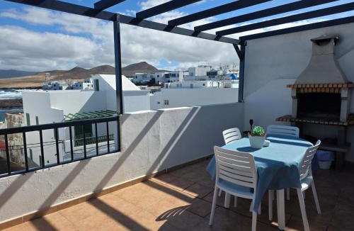 Caleta de Caballo Apartment | Gran terraza con muy bonitas vistas