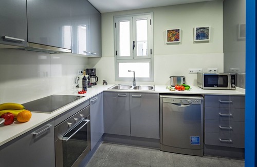 El Raval Apartment | Great 2 bedroom near La Boqueria
