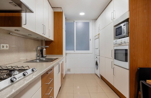 Sant Gervasi Apartment | Great Galvany 4BR w/Balcony, Fully Furnished, by Blueground