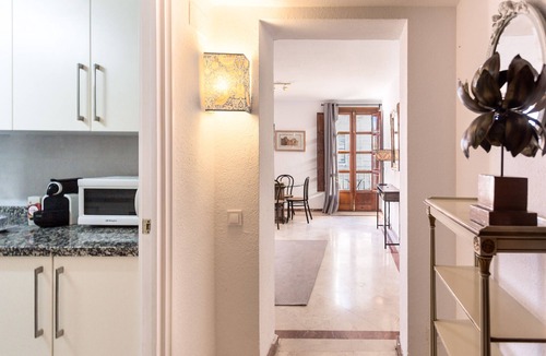 El Arenal Apartment | Great "Pied a Terre" for 2 with parking and views