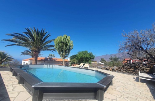 Tajuya House | Great quiet vacation home for 4 people with private pool and large garden