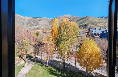 Pla de l'Ermita Apartment | Helle Wohnung mit Garten Besiberri 6 Vall de Boí by Interhome