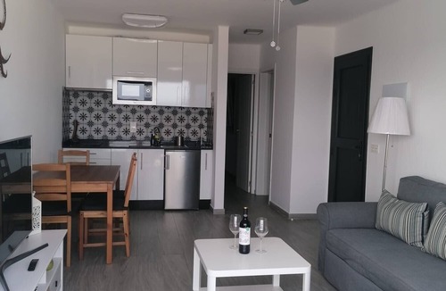 Los Mojones Apartment | Holiday Apartment 'Apartamento Alyce' with Sea View, Private Terrace and Wi-Fi