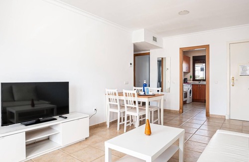 Poblado de Sancti Petri Apartment | Holiday Apartment in Chiclana with Air Conditioning and Pools