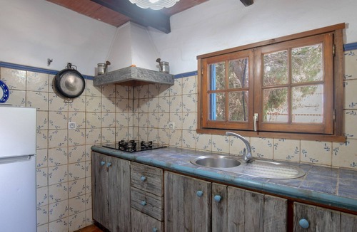 El Palmar House | Holiday Home 'Mora' with Private Terrace, Private Garden and Wi-Fi
