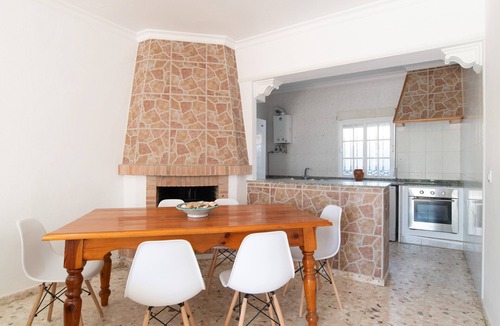 El Palmar House | Holiday Home 'Casa Miguel Angel' with Private Garden and Wi-Fi