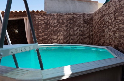 Los Navalucillos House | Holiday Home 'Casa Rural Los Enebros' with Private Pool, Wi-Fi and Air Conditioning