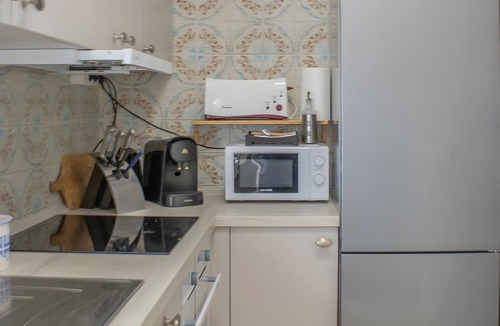 Canyelles House | Holiday Home 'California Relax Near Sitges' with Private Pool, Wi-Fi & Air Conditioning