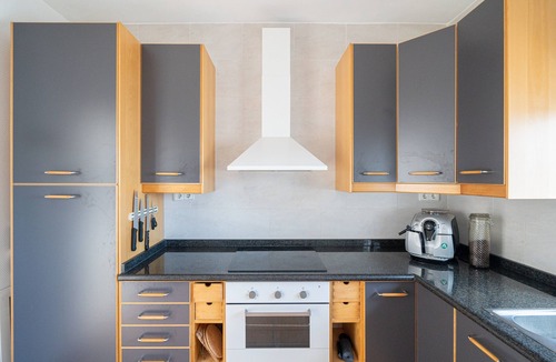 L'Alfas del Pi House | Holiday Home 'Casa Blanca Family Villa' with Private Pool, Wi-Fi & Air Conditioning