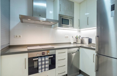 La Capellania House | Holiday Home 'Cozy 3BR Apartment Higuerón' with Mountain View, Wi-Fi and Air Conditioning