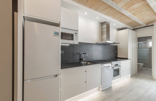 Canet de Mar House | Holiday Home 'El Racó Del Mas' with Private Terrace, Wi-Fi and Air Conditioning