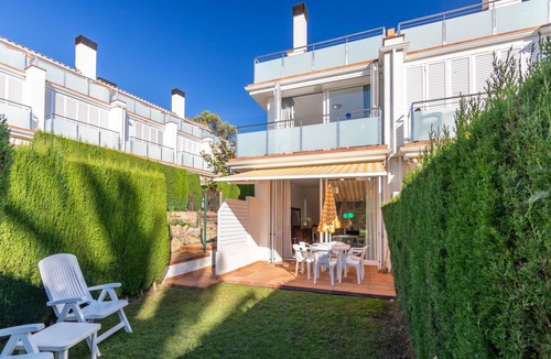 Castell-Platja d'Aro House | Holiday Home 'Fantàstic S'agaró' with Shared Pool, Private Terrace and Wi-Fi