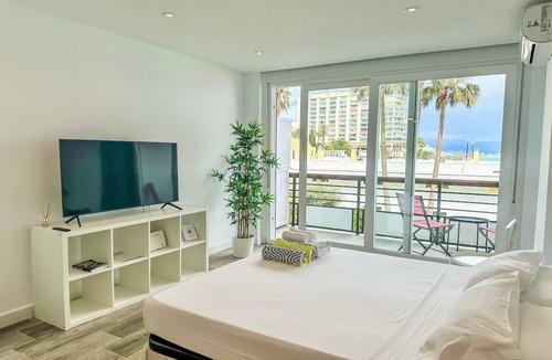 Torremolinos House | Holiday Home in Torremolinos by the Beach