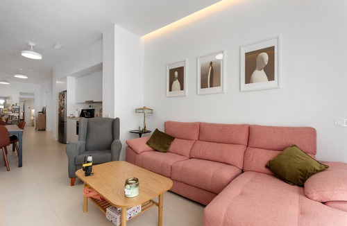 La Goleta House | Holiday Home 'La Casa Del Pan' with Balcony and Wi-Fi