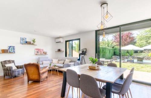 Navata House | Holiday Home La Suntuosidad – Torremirona by Interhome