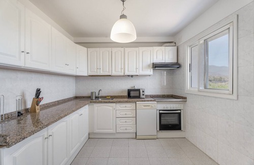 Arafo House | Holiday Home “La Villa” with Sea View, Wi-Fi and Air Conditioning