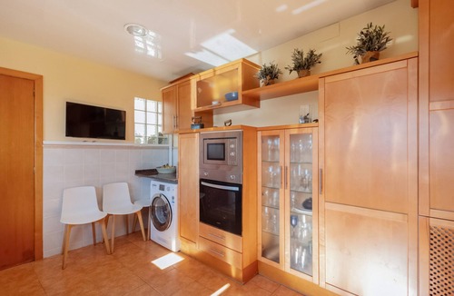Premia de Dalt House | Holiday Home 'Marice' with Sea View, Wi-Fi & Air Conditioning