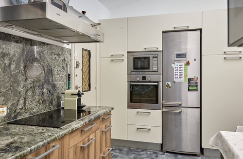 Seva House | Holiday Home 'Roques Brunes - Seva' with Mountain View, Wi-Fi and Air Conditioning