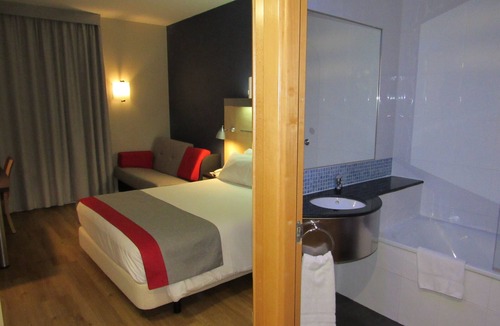 Sant Cugat del Valles Hotel | Holiday Inn Express Barcelona - Sant Cugat by IHG
